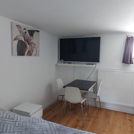 Zimmer In Direkter Naehe Zu Basel Grenzach-Wyhlen Esterno foto